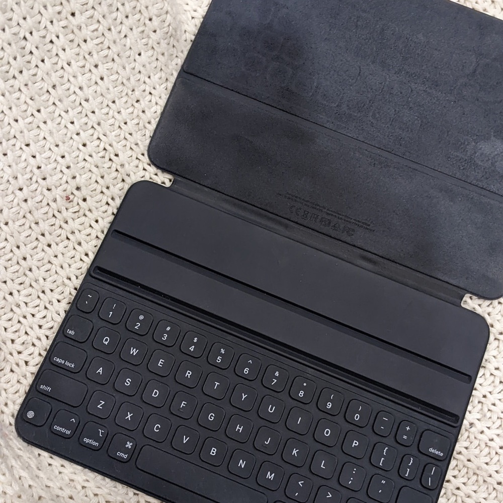 Apple Smart Keyboard Folio for iPad